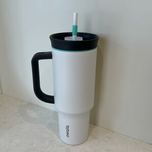 Owala FreeSip Insulated Stainless-Steel Tumbler Locking Push-Button Lid  40oz 🤍